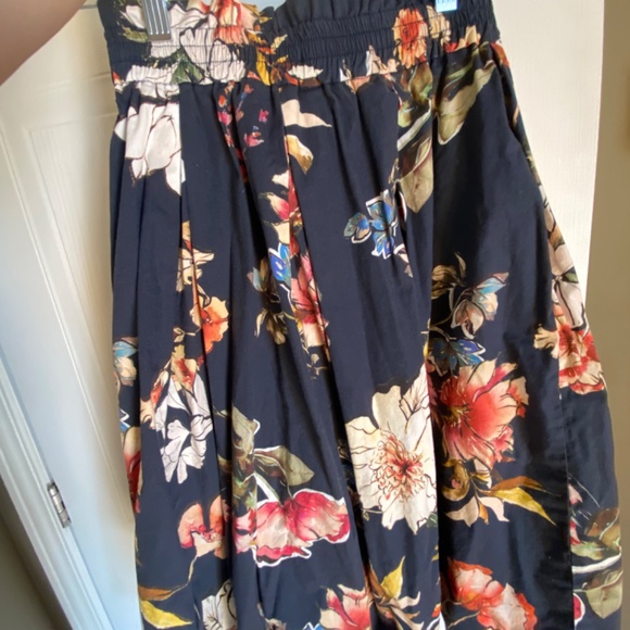 Stradivarius A-line floral-print skirt - Picture 2 of 3